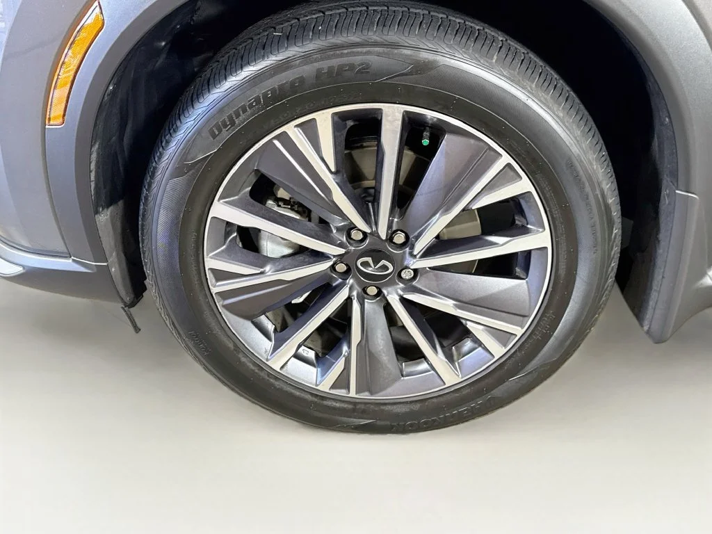 Certified Used 2027 Gray INFINITI LUXE image 45