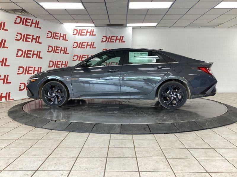 New 2026 Gray Hyundai SEL Sport image 4