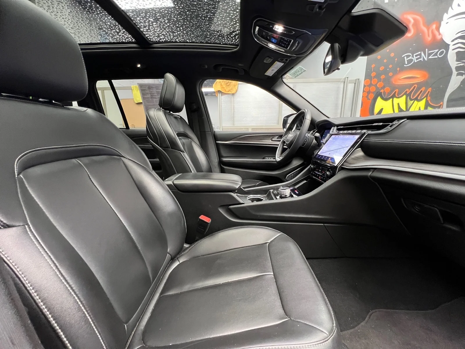 Used 2024 Bright White Clear Coat (pw7) Jeep 4xe image 20