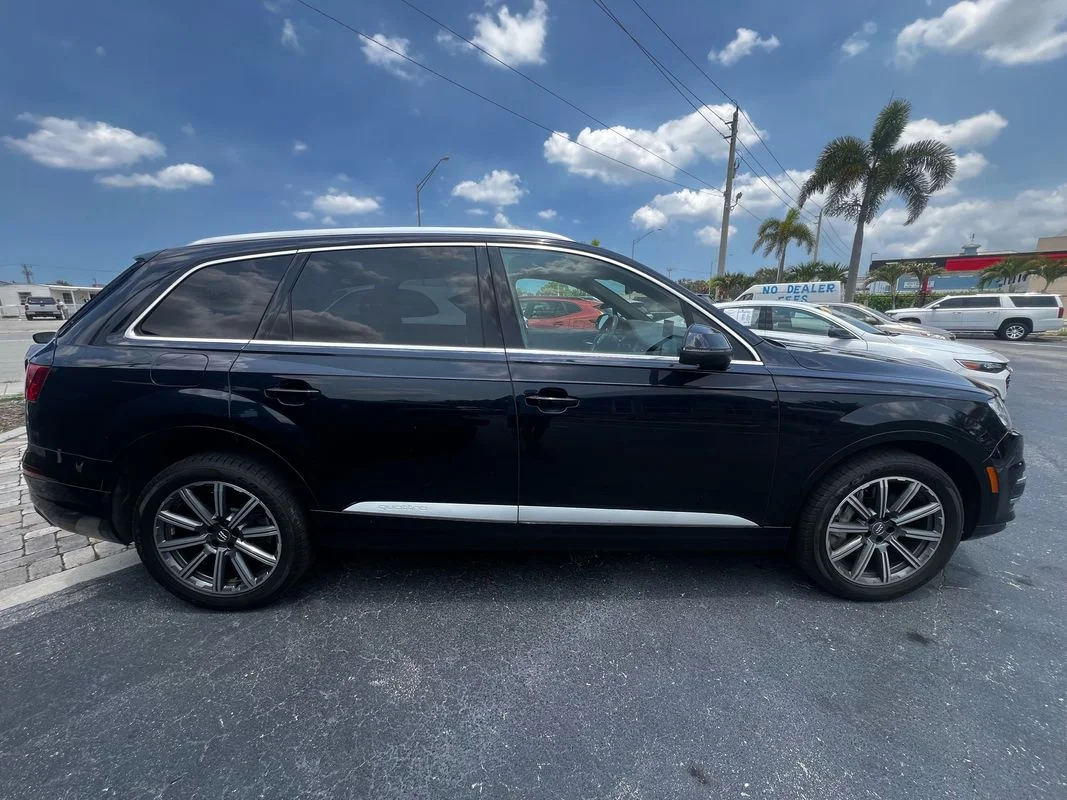 Used 2018  Audi 3.0T Premium image 5