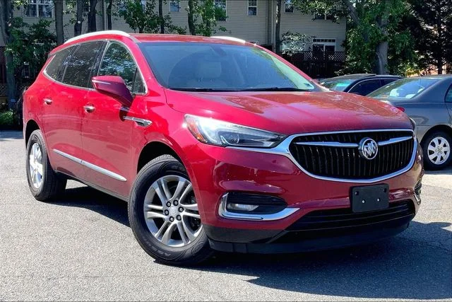 2018 Buick Enclave Essence's photo