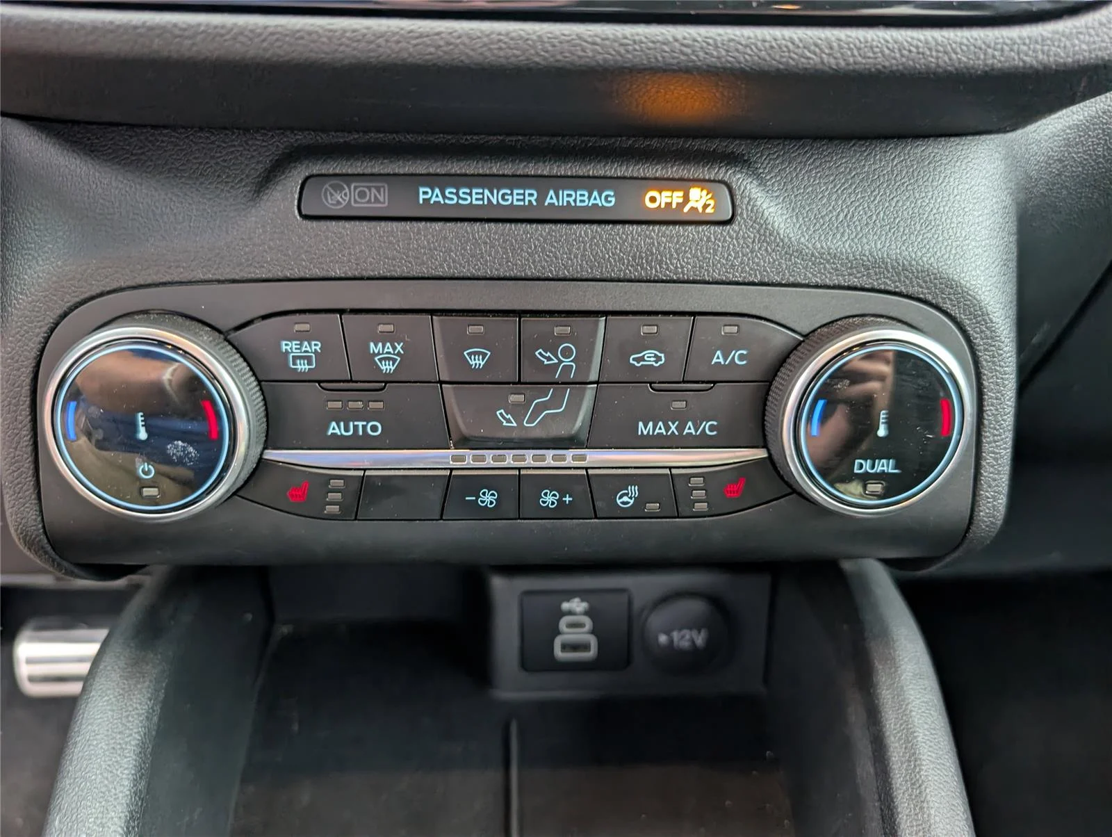 Used 2024 Carbonized Gray Ford ST-Line image 19