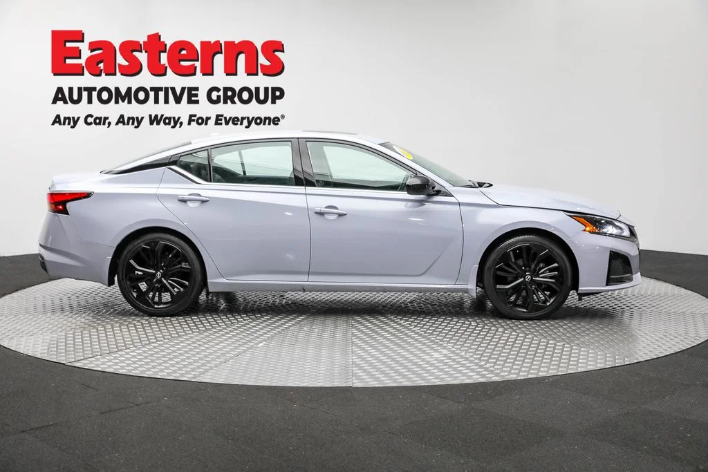 Used 2023 Gray Nissan 2.5 SR image 4