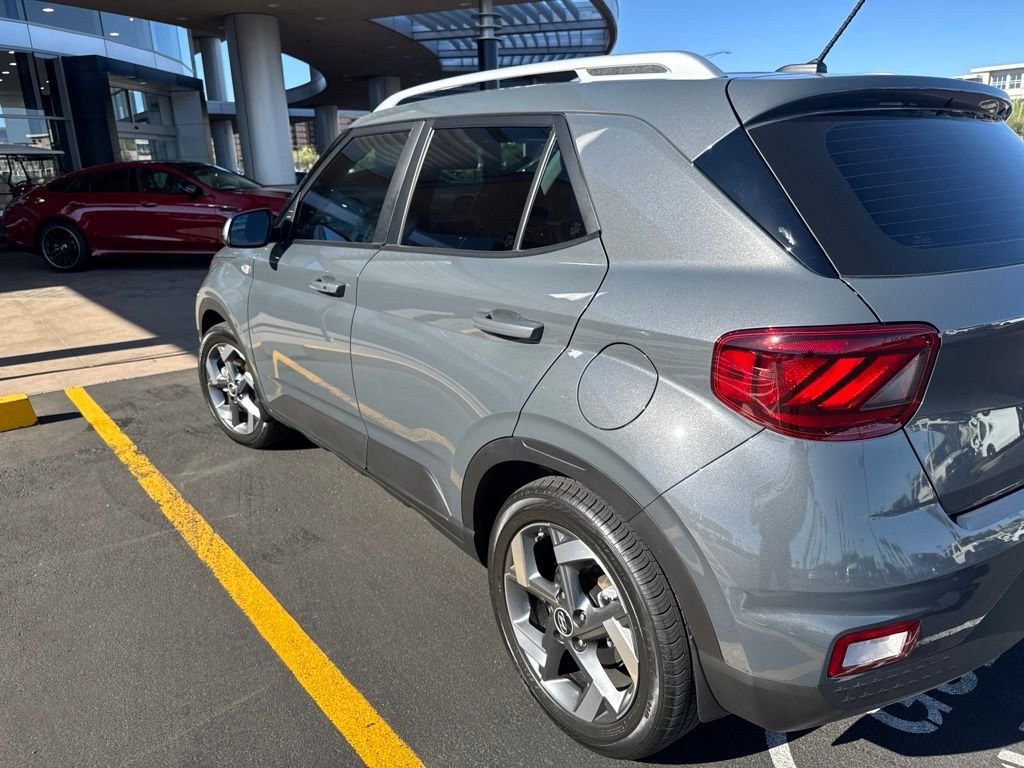 Used 2025 Gray Hyundai SEL image 4