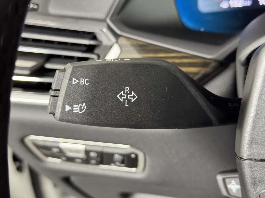 Certified Used 2023 White BMW xDrive40i image 21