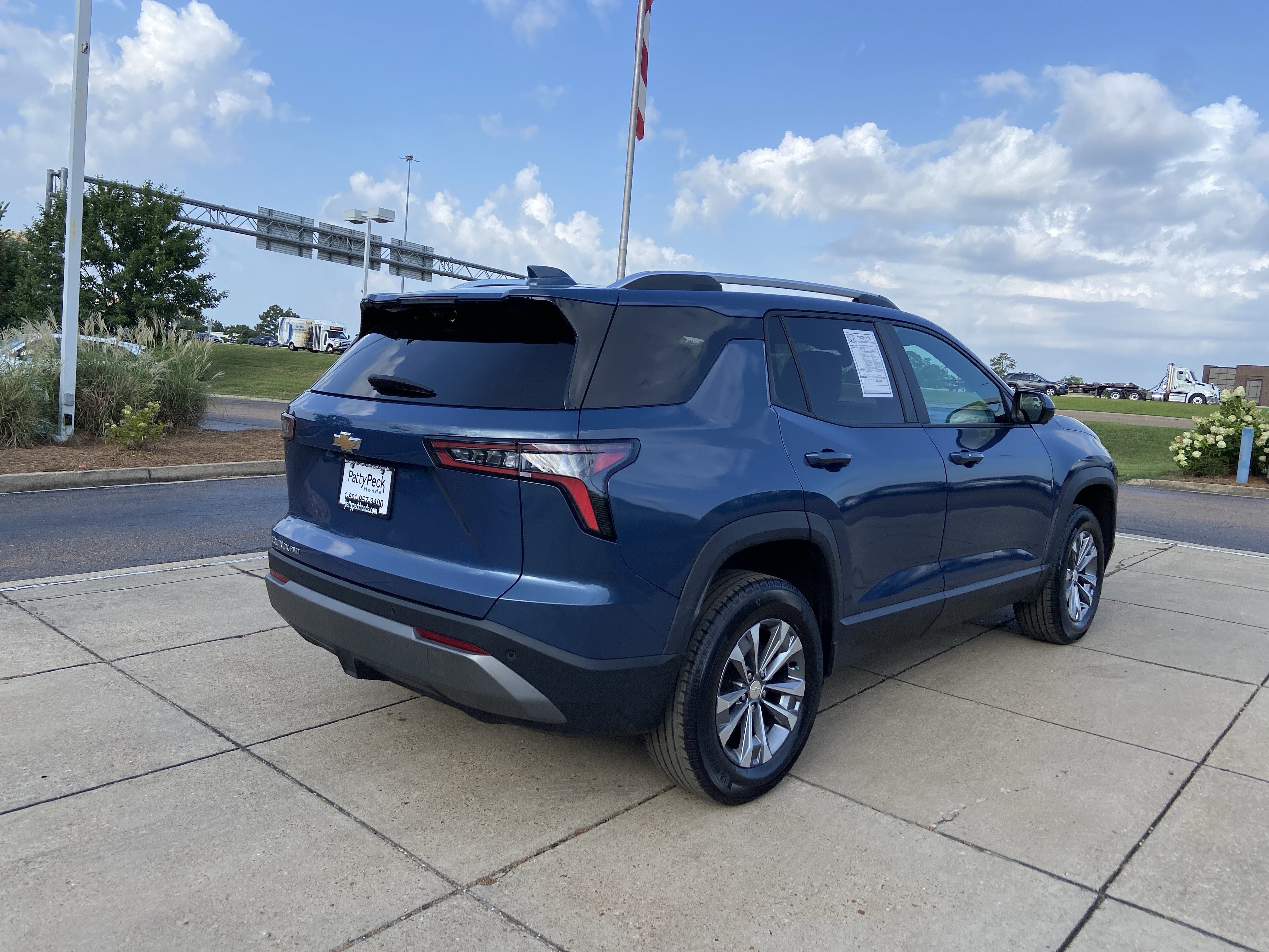 Used 2025 Lakeshore Blue Metallic Chevrolet AWD LT image 11