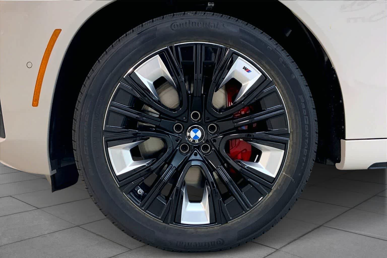 New 2026 Dune Grey Metallic BMW M50 xDrive image 11