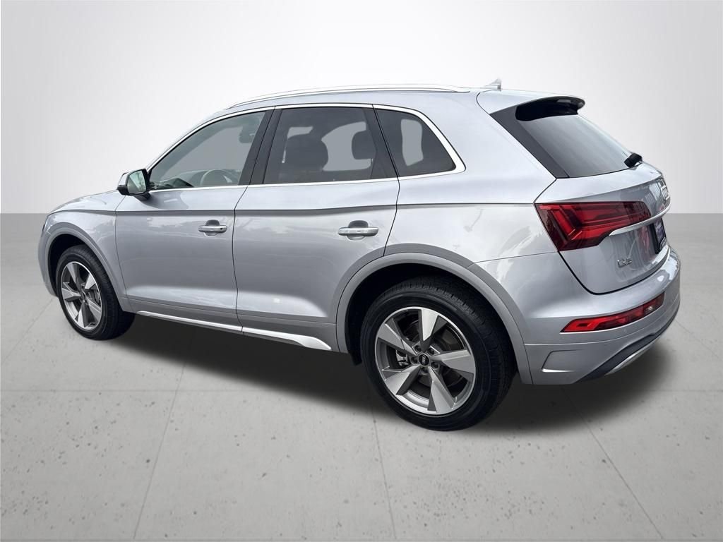 Used 2022 Florett Silver Metallic Audi 40 Premium Plus image 9
