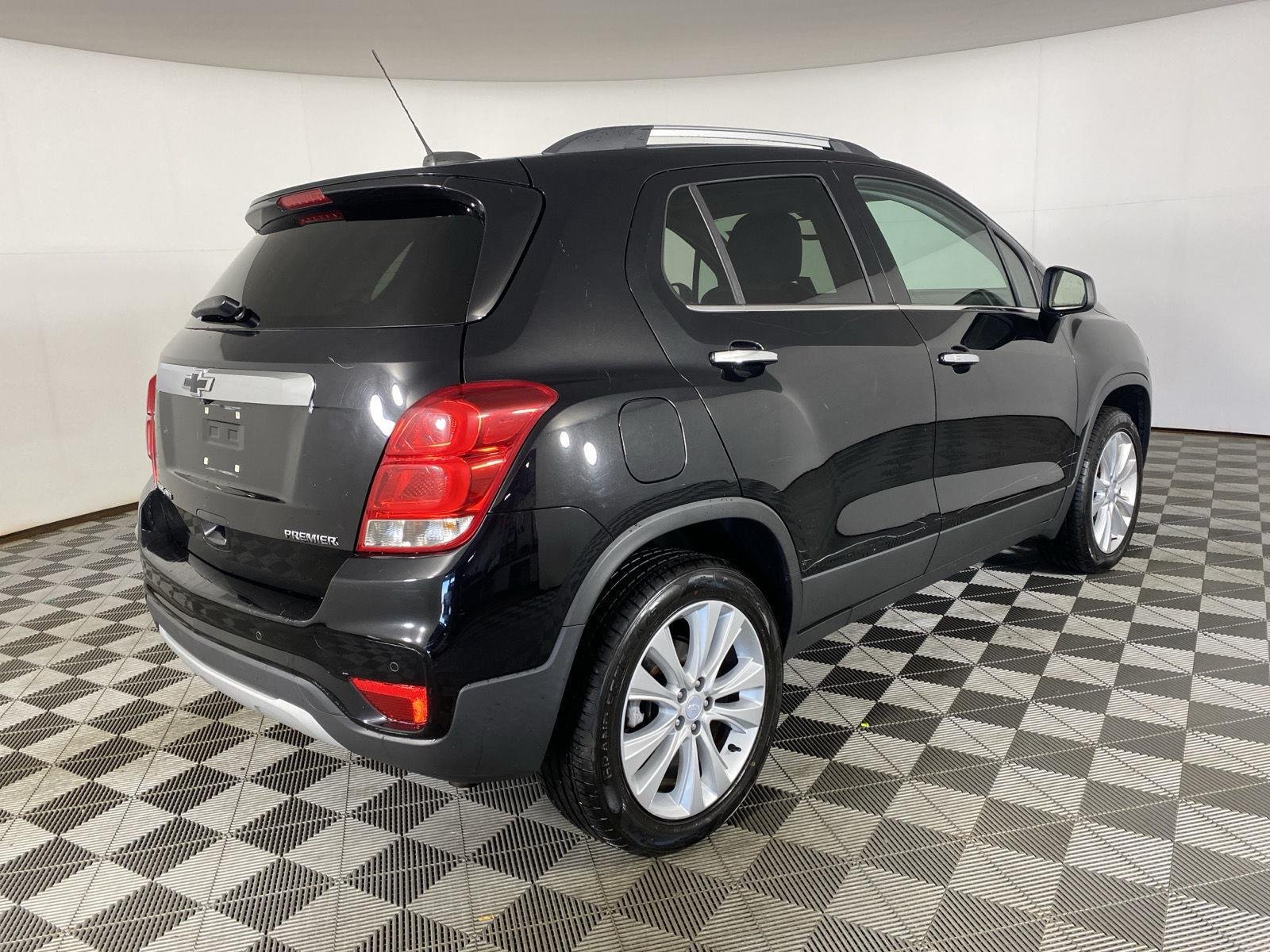 Used 2019 Mosaic Black Metallic Chevrolet Premier image 7