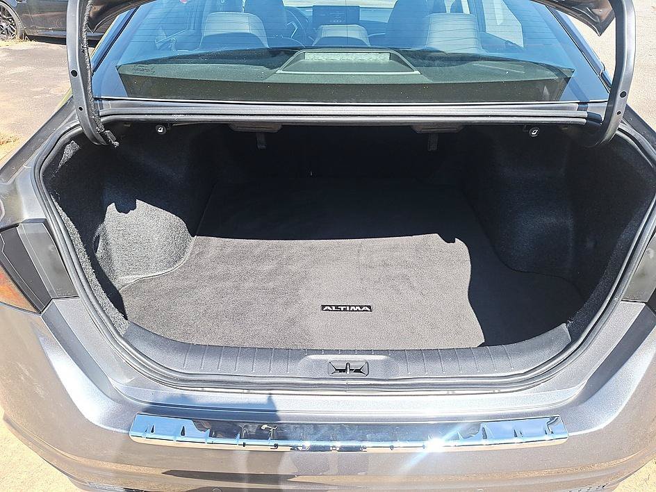 Used 2023 Gun Metallic Nissan 2.5 SL image 23
