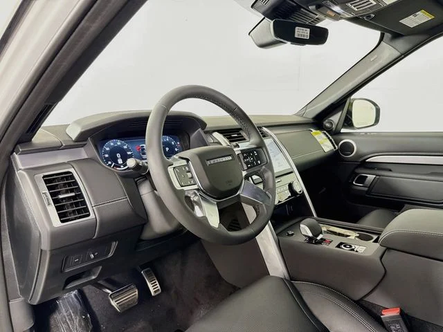 New 2026 Fuji White Land Rover Dynamic SE image 9