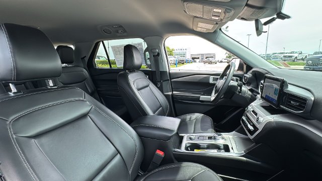 Used 2024 Blue Ford XLT image 19