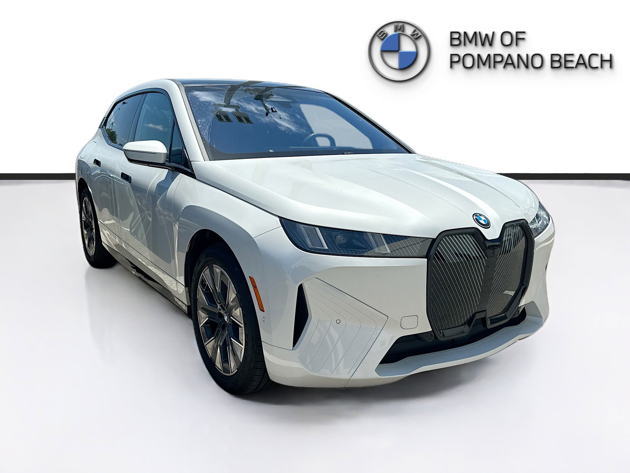 2026 BMW iX xDrive45's photo