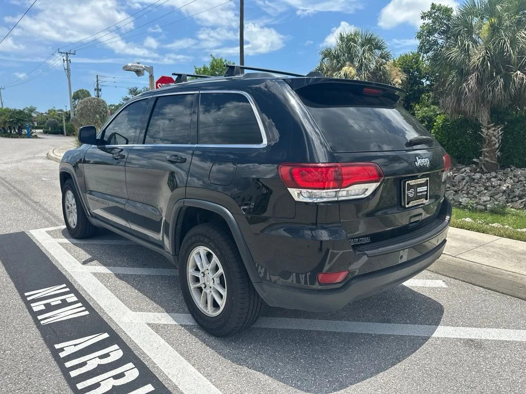 Used 2020 Diamond Black Jeep Laredo E image 8