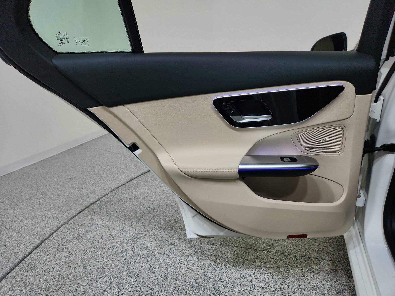 Used 2022 Polar White Mercedes-Benz C 300 image 28