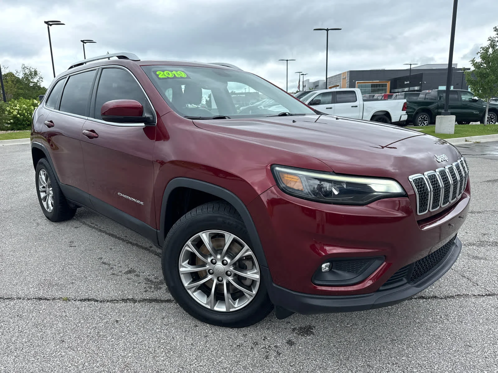 Used 2019 Jeep Cherokee Latitude Plus with VIN 1C4PJMLBXKD212657 for sale in Kansas City