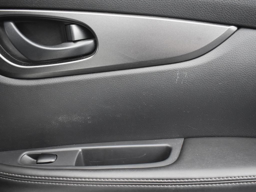 2017 NISSAN ROGUE SPORT - Image 25