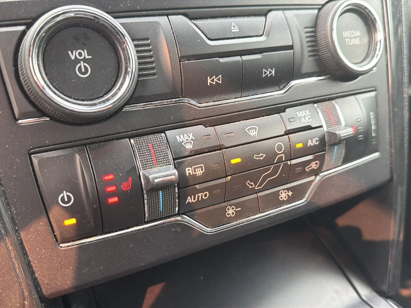 Used 2018 Blue Ford XLT image 14