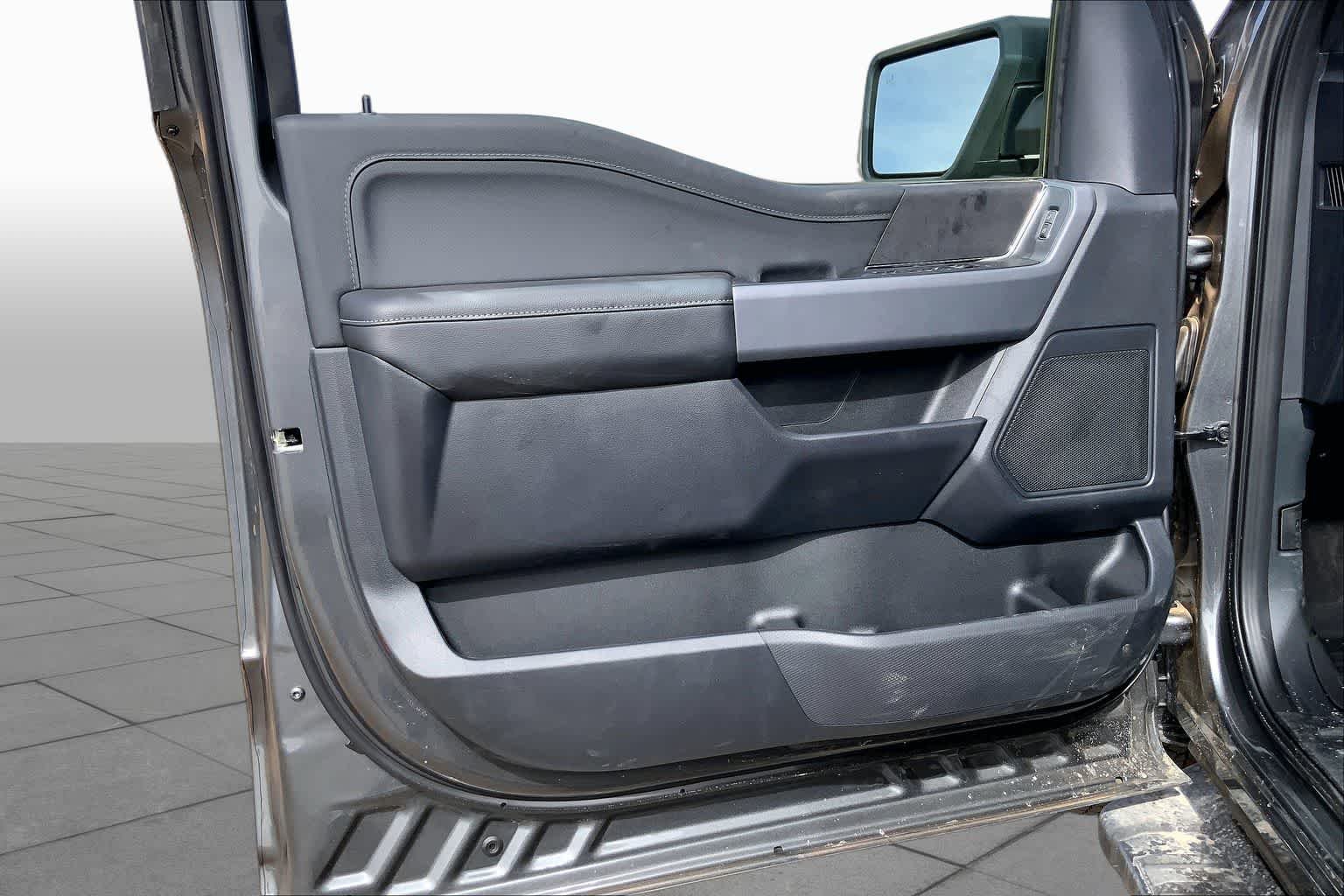 New 2026 Carbonized Gray Metallic Ford XLT image 10