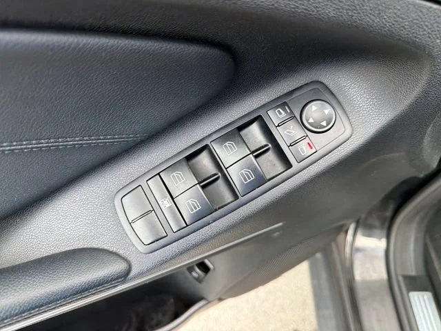 Used 2011  Mercedes-Benz ML 350 image 34