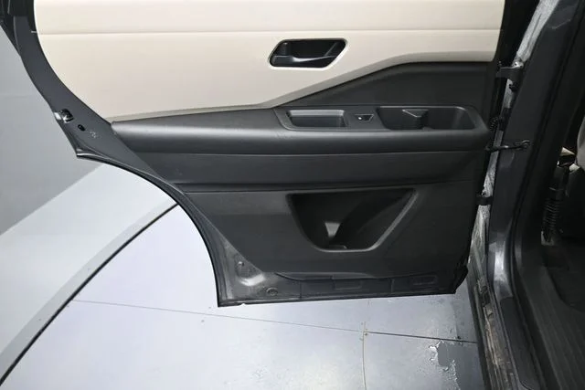 Used 2024 Gray Nissan SV image 19