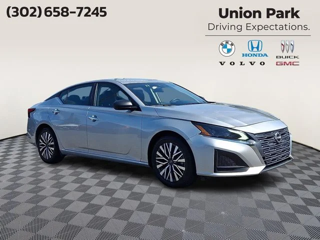 Used 2024 Brilliant Silver Metallic Nissan 2.5 SV image 3