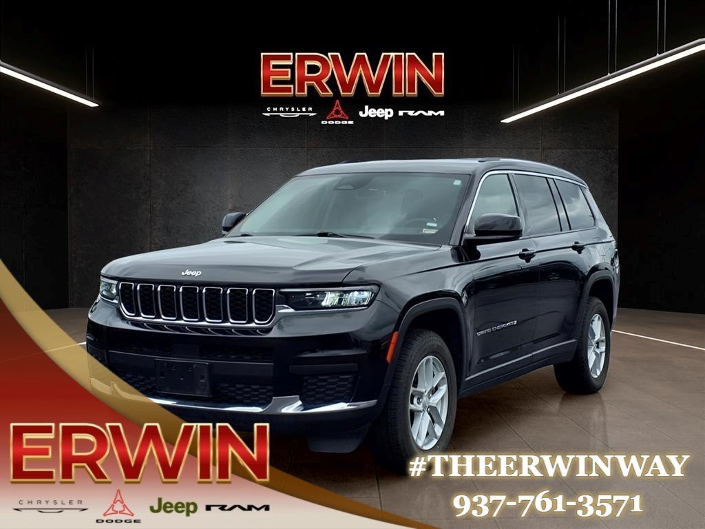 Used 2023 Black Jeep Laredo image 10