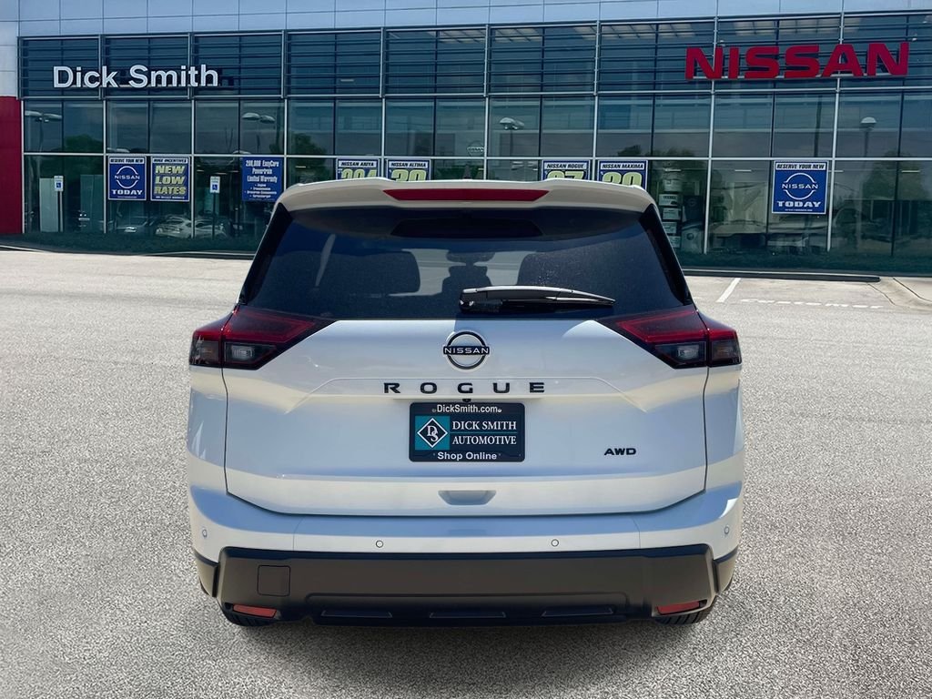 New 2026 Everest White Pearl TriCoat Nissan Dark Armor™ image 5