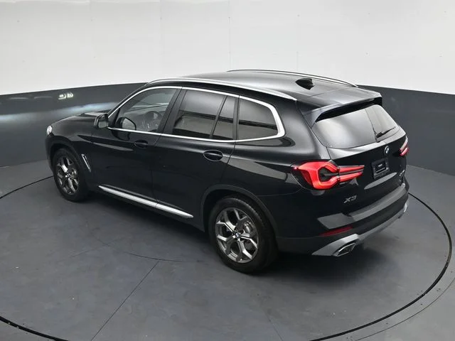 Used 2022 Black BMW xDrive30i image 26