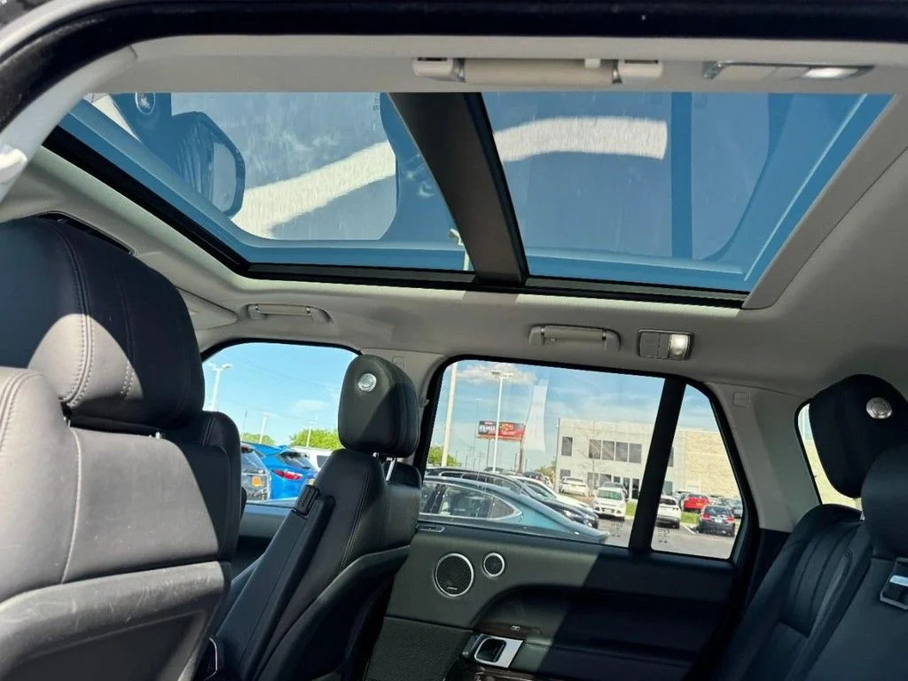 Used 2017 Santorini Black Land Rover HSE image 11