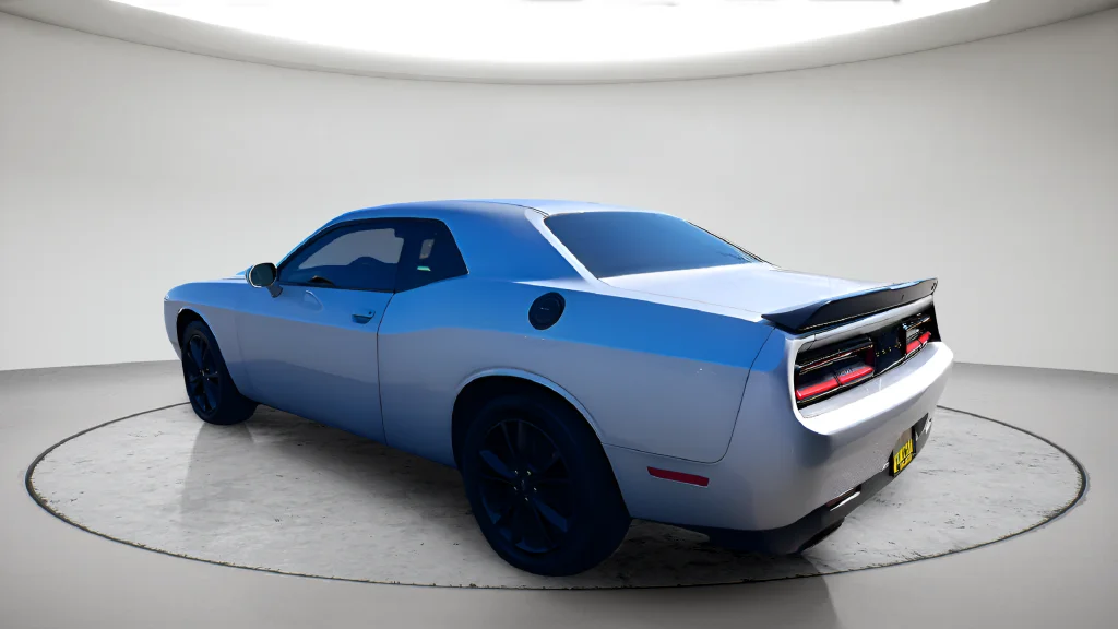 Used 2020 Silver Dodge SXT image 5
