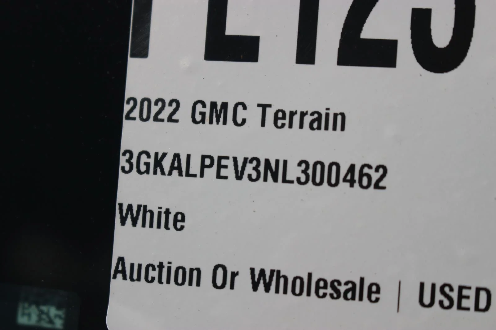 Used 2022 White Frost Tricoat GMC SLT image 43