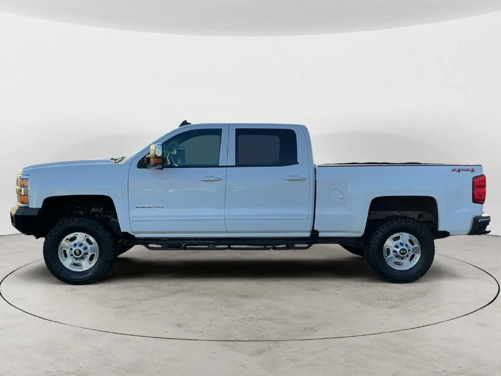 Used 2016 SUMMIT WHITE Chevrolet LT image 12