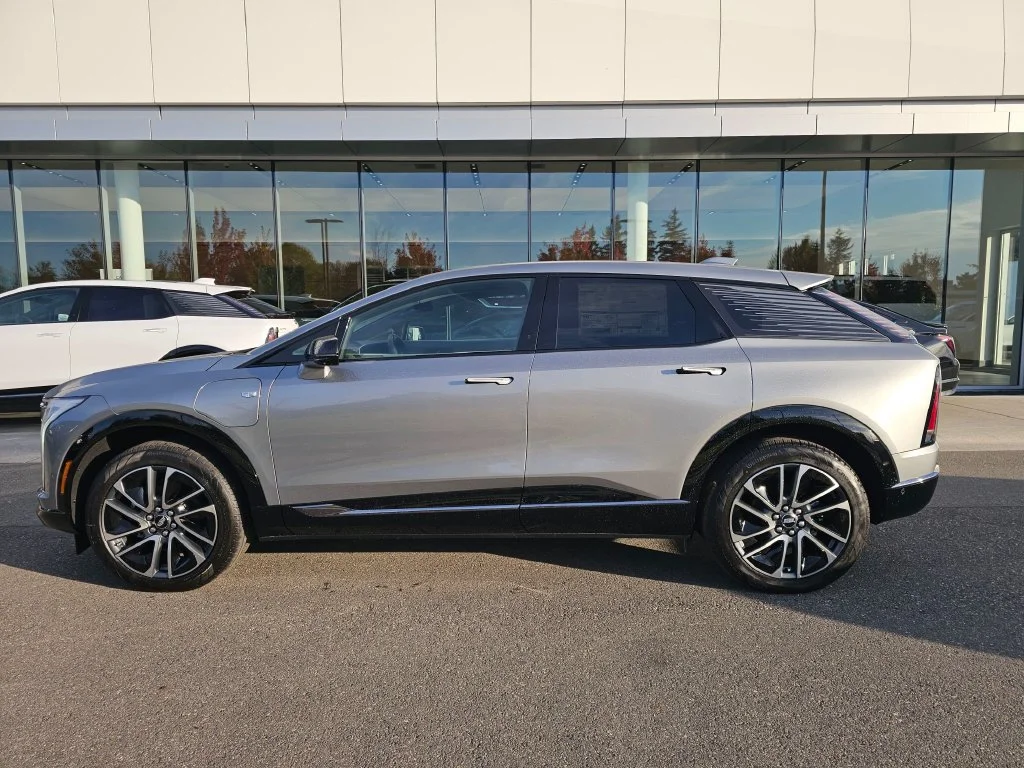 New 2027 Argent Silver Metallic Cadillac Sport image 4