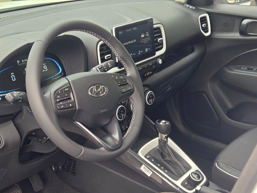 New 2026 Lunar Hyundai SEL w/Two-Tone Roof image 21