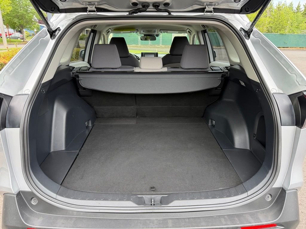 Used 2020 Silver Sky Metallic Toyota XLE image 9