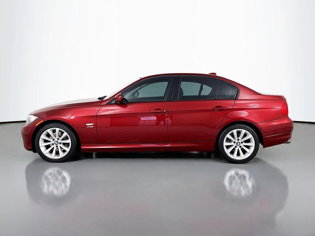Used 2011 Red BMW 328i xDrive image 3