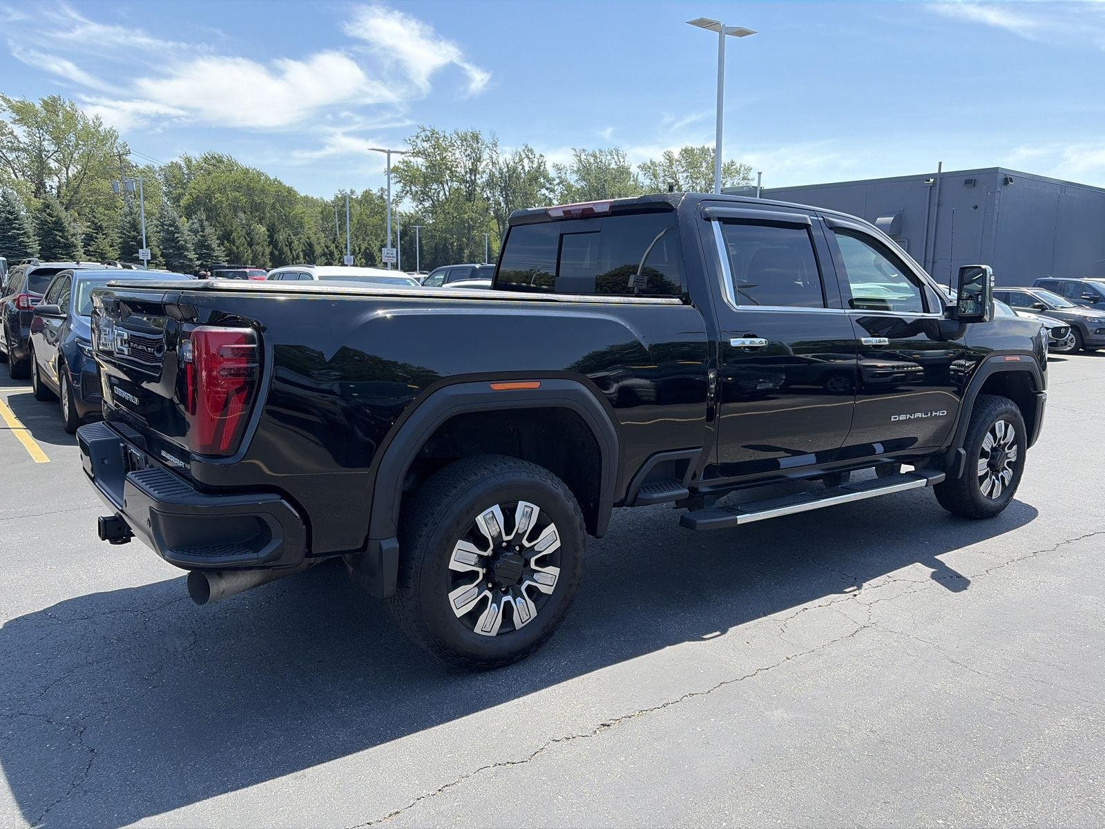Used 2025 Onyx Black GMC Denali image 7