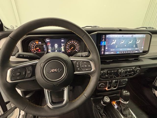Used 2024 White Jeep Sahara image 18