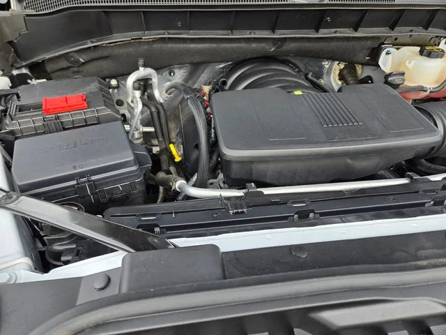 Used 2025 White Chevrolet LT image 22