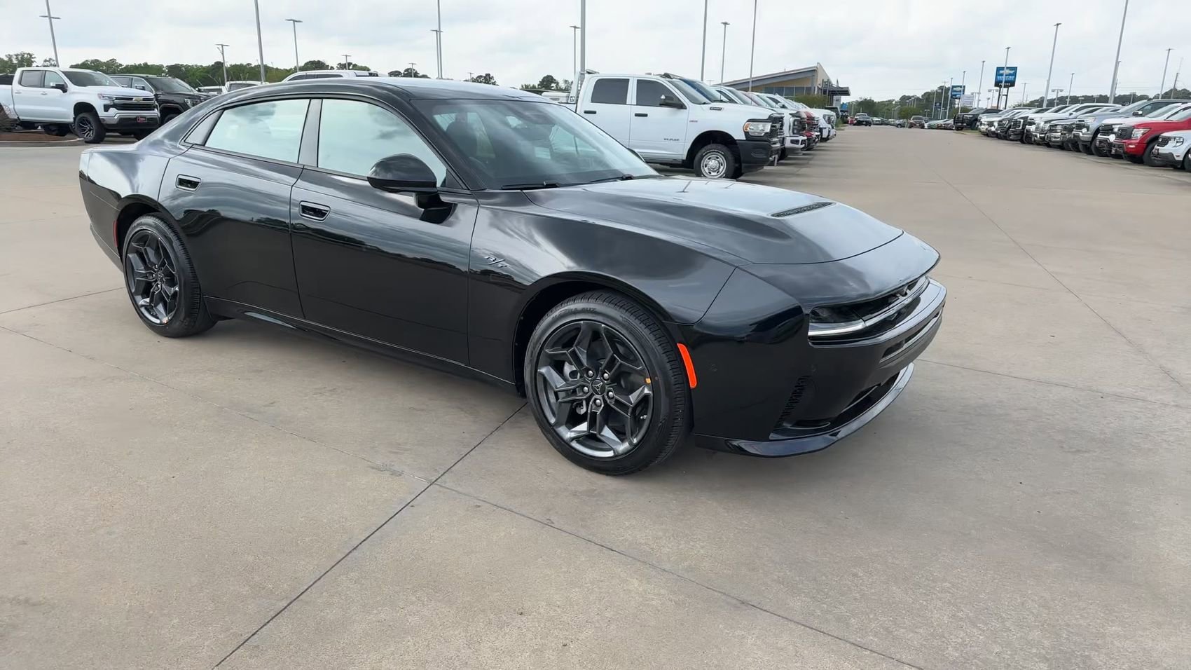 New 2026 Diamond Black Crystal Pearlcoat Dodge R/T Plus image 3