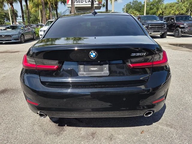 Used 2022 Black BMW 330i image 4