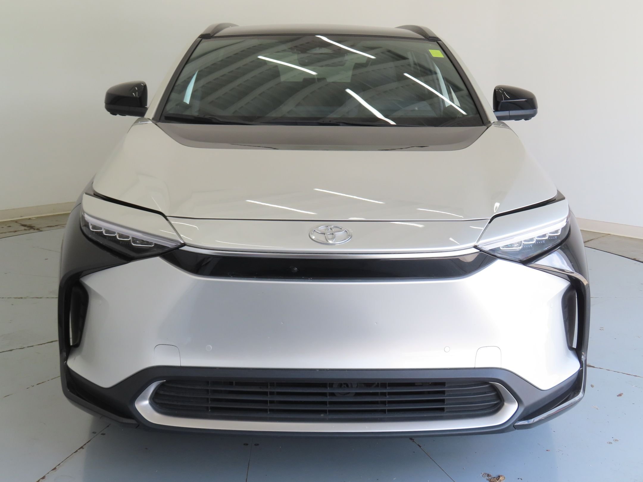 Used 2023 Silver Toyota Limited image 9