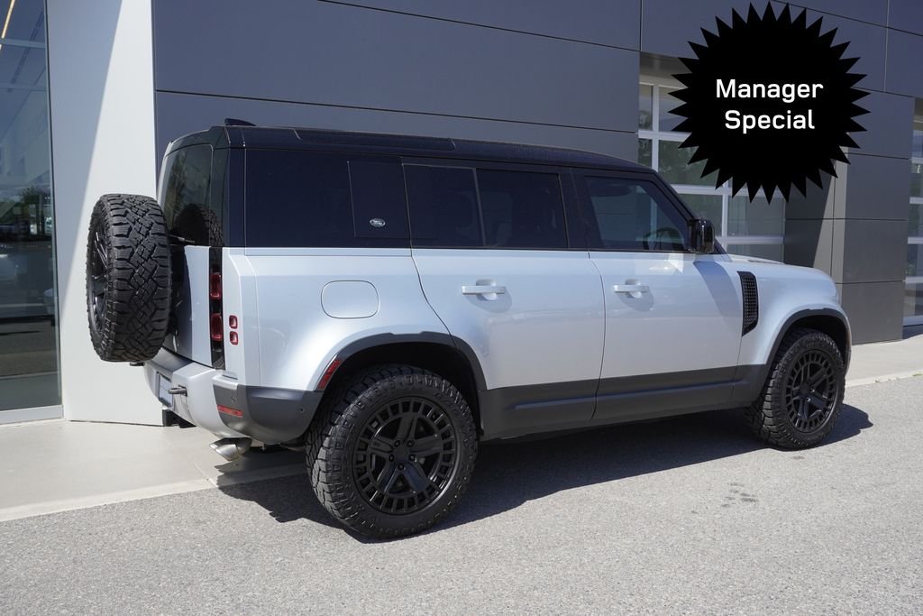 Used 2024 Silver Land Rover V8 image 4