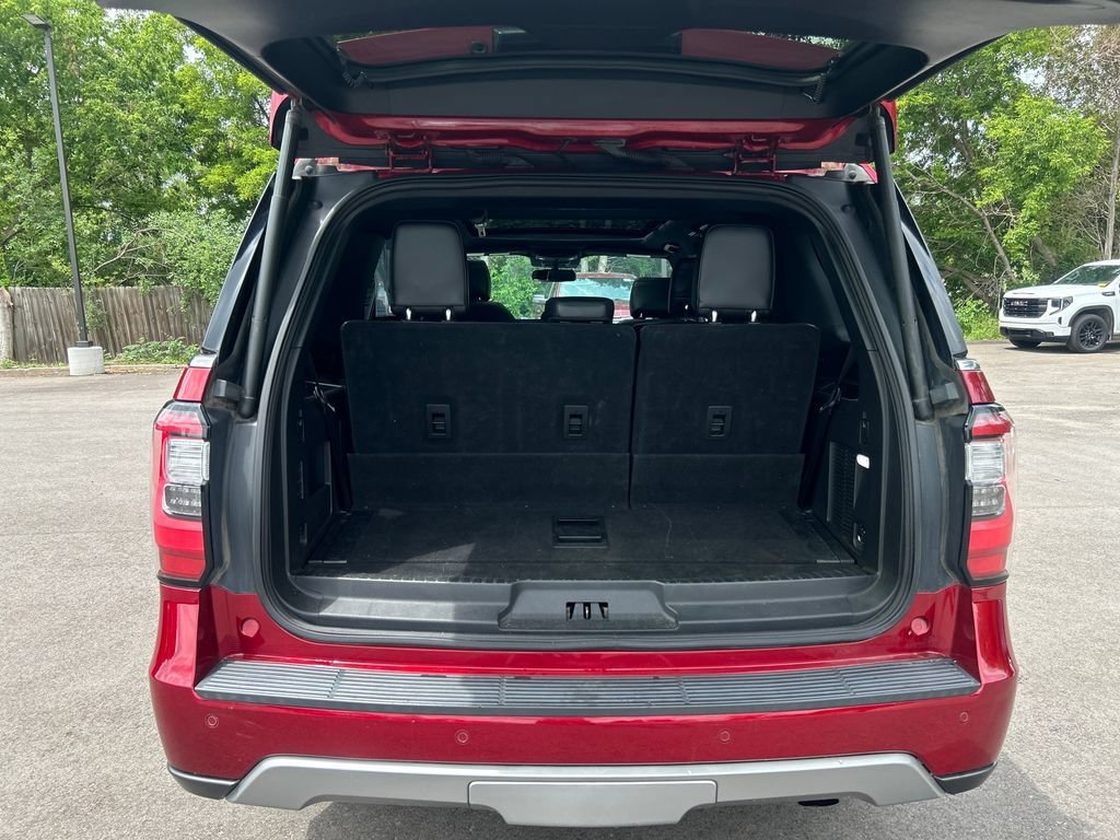 Used 2019  Ford Limited image 15