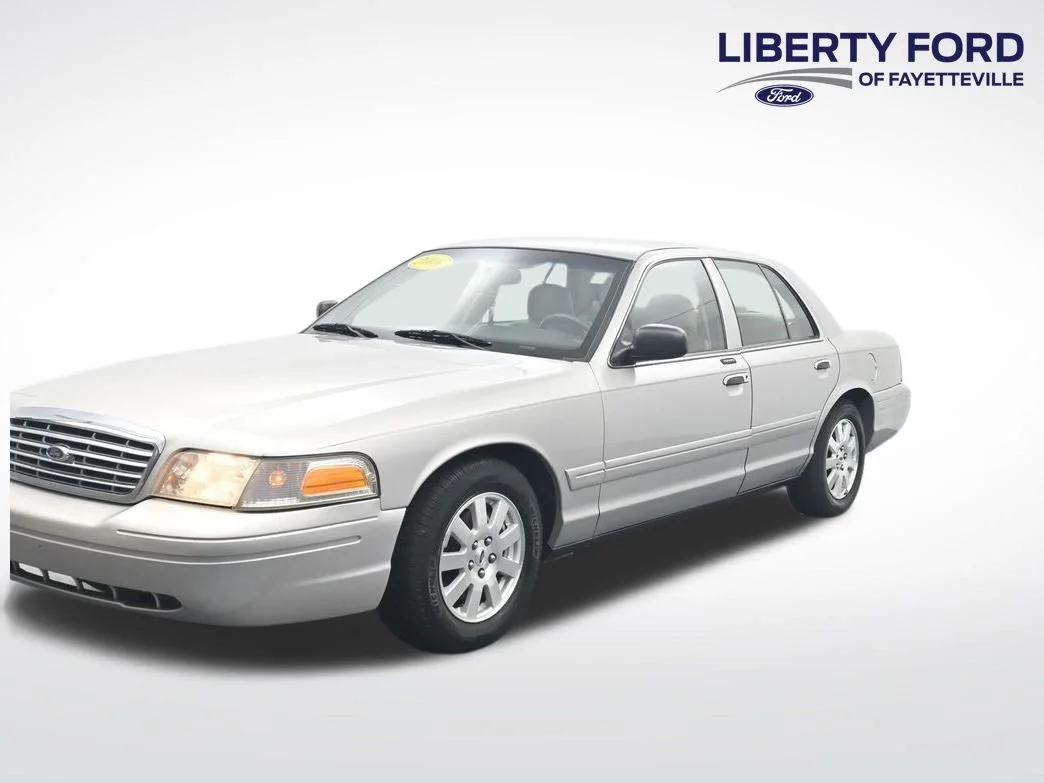 Used 2006 Silver Ford LX image 1