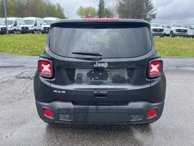 Used 2023 Black Jeep Latitude image 7