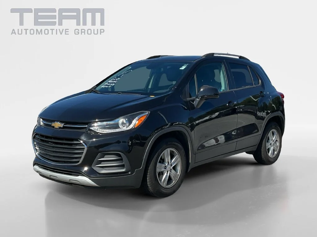 Used 2021 MOSAIC BLACK METALLIC Chevrolet LT image 3