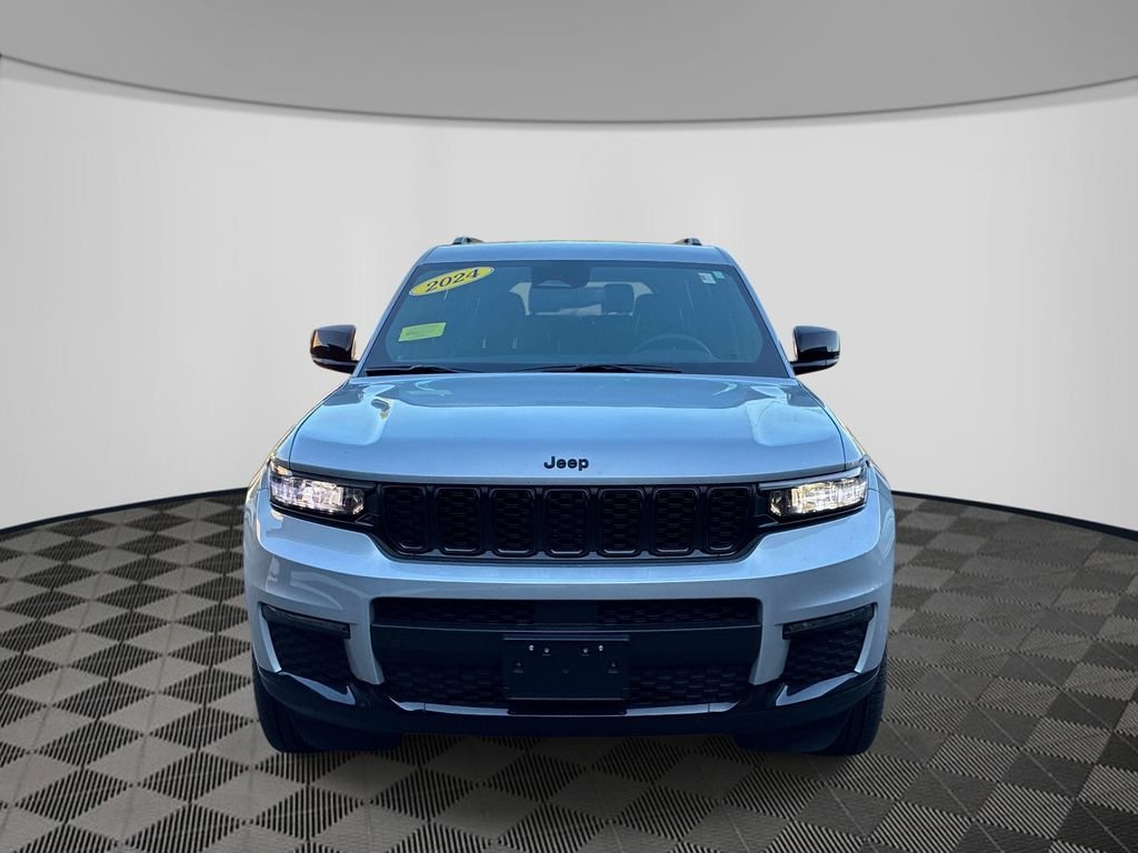 Used 2024 Silver Jeep Limited image 2