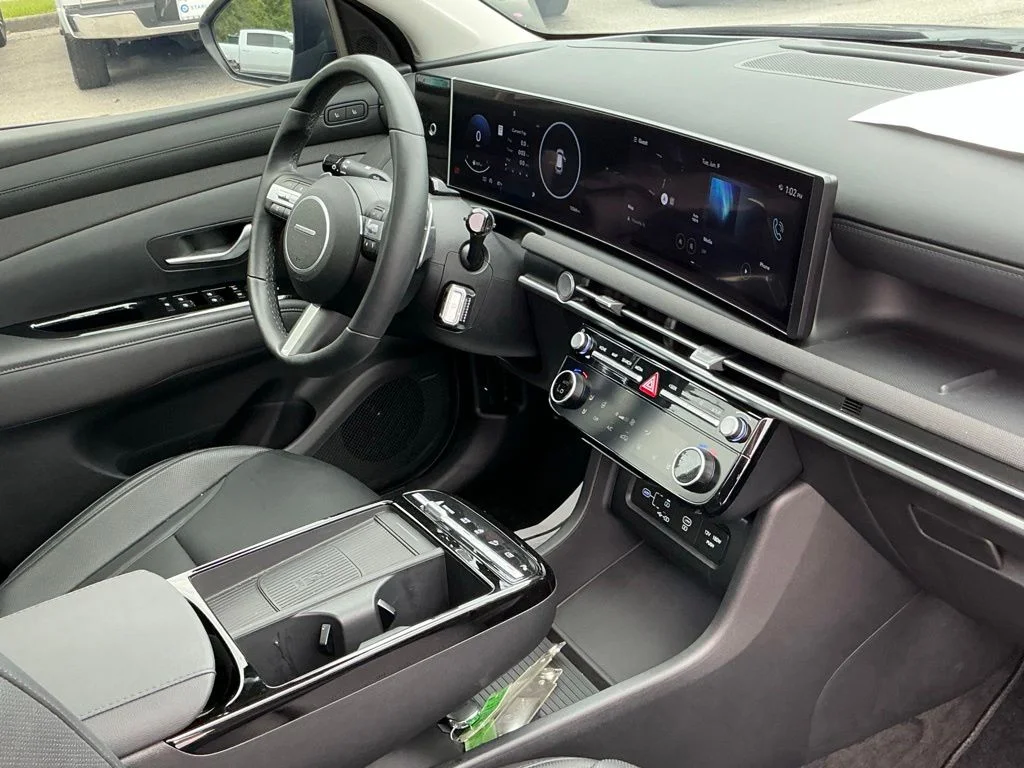 Used 2025 Black Hyundai Limited image 30